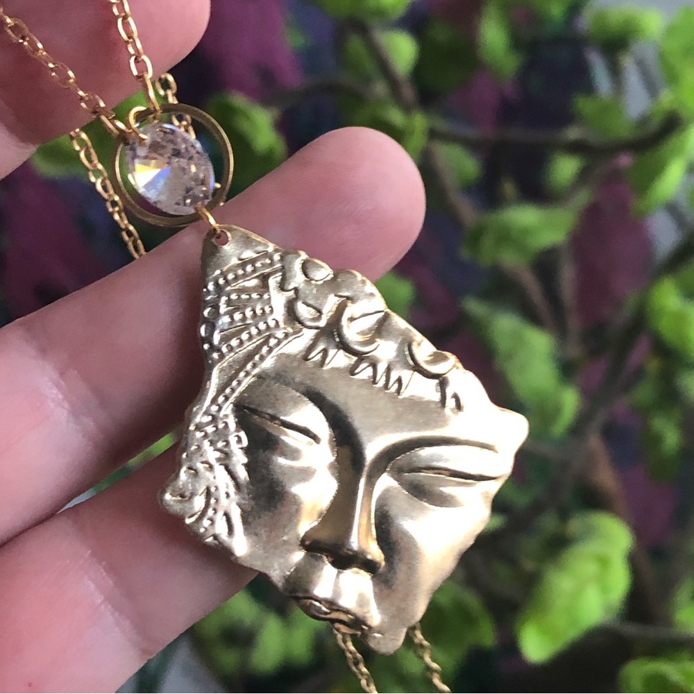 Vintage recycled abstract face pendant on chain necklace